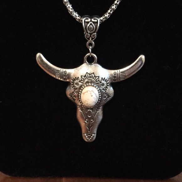 Bull Head Western Ivory Necklace & Earring Set - Picture 3 of 5